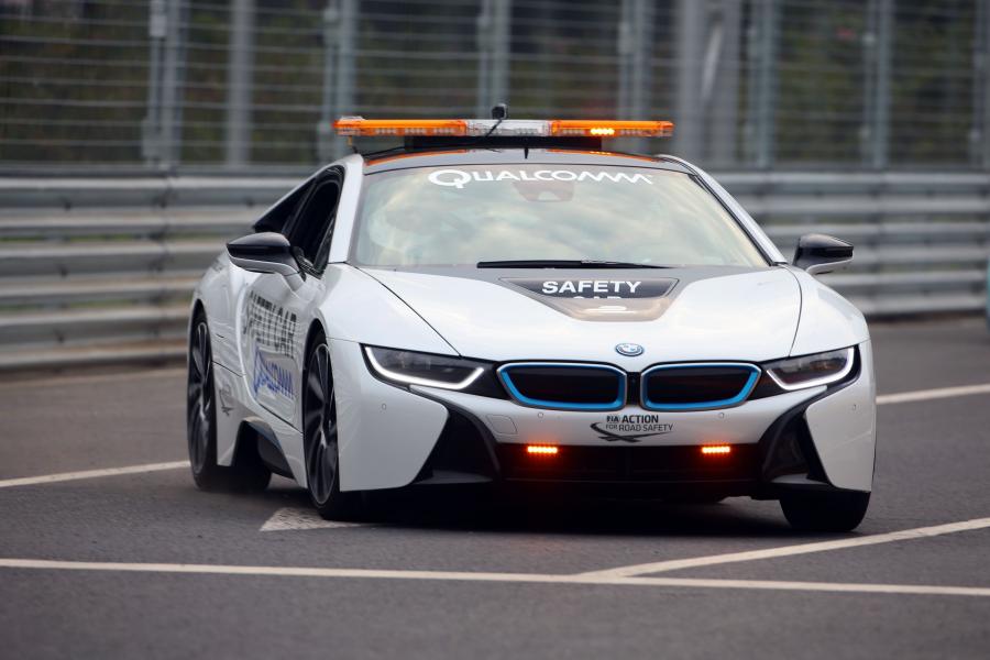  BMW i8 Formula E Safety Car (I12) 2015 года  (фото 12 из 21)
